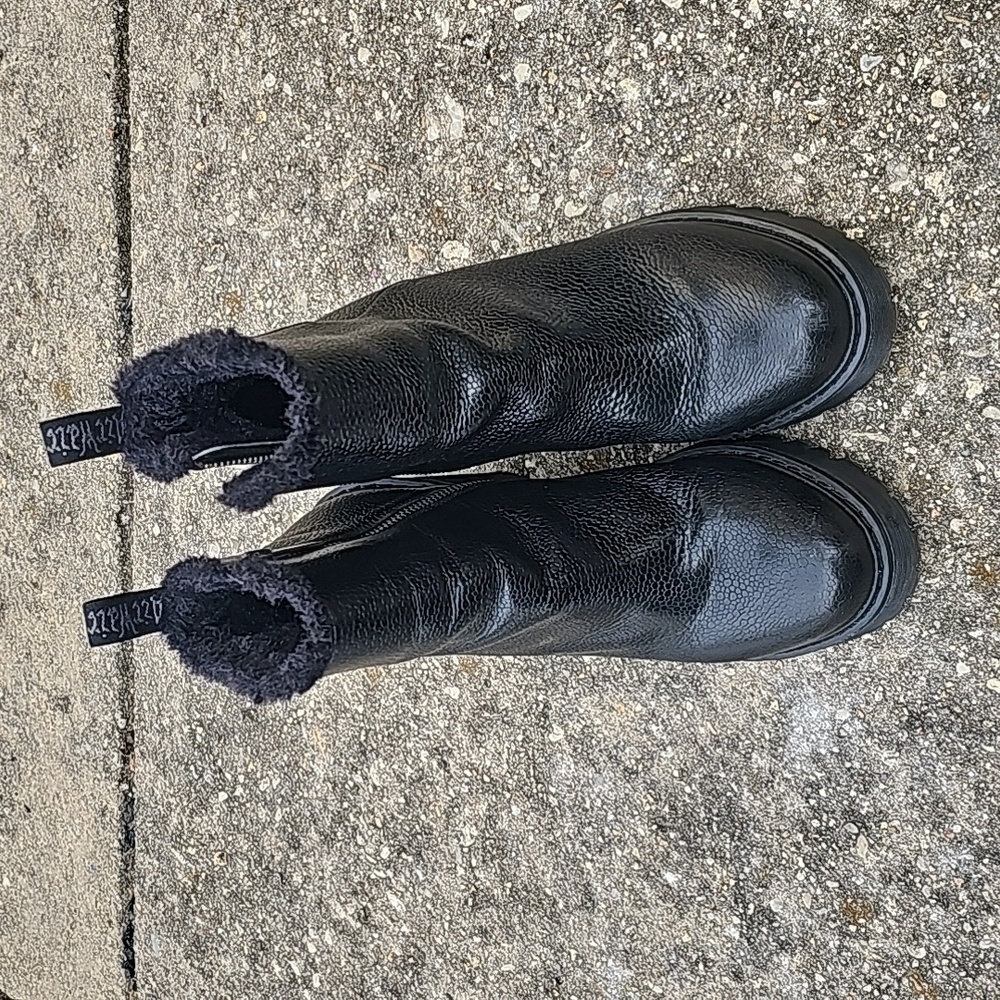 Dr. Martens MAGDALENA FL BLACK STONE HEELED BOOT Size 10L - Picture 3 of 12